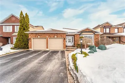 17 BASLAW Drive, Hunt Club - South Keys and Area, ON K1G 5J9