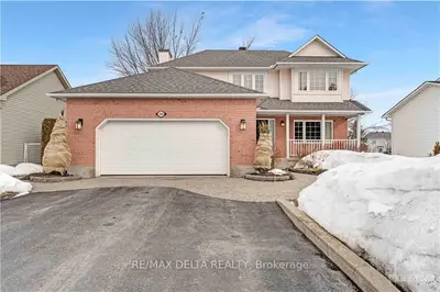 3314 DESCOTES Circle, Clarence-Rockland, ON K4K 1N5