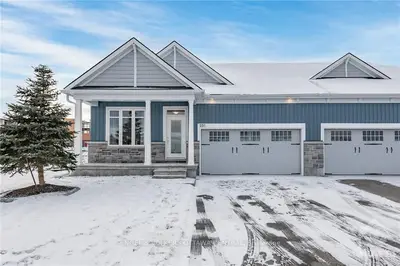 231 Shinny Avenue, Kanata, On K2b 0v9