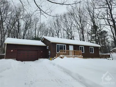 135 HOLIDAY Drive, Constance Bay - Dunrobin - Kilmaurs - Woodlawn, ON K0A 3M0