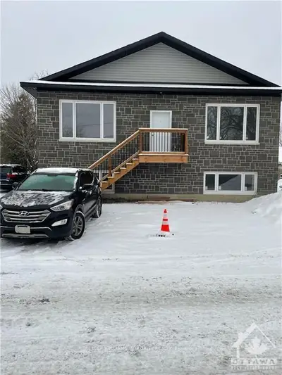 82 CHRISTOPHER HAMILTON Street 1, Stittsville - Munster - Richmond, ON K0A 2Z0