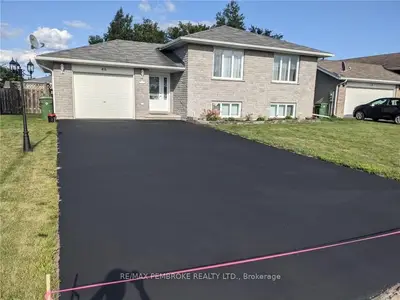 46 SPRUCE Street, Petawawa, ON K8H 3S4