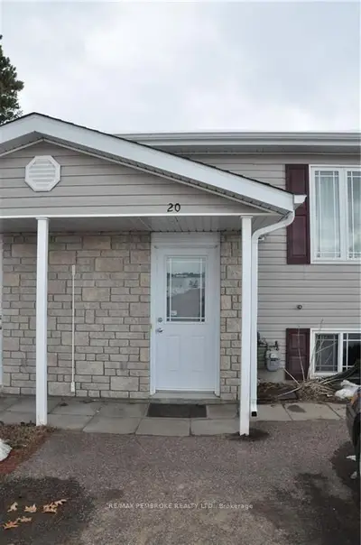 20 RENFREW Street, Petawawa, ON K8H 0A5
