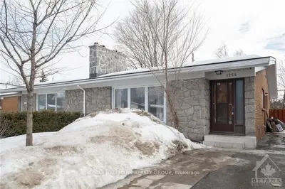 1254 MAITLAND Avenue A, Belair Park - Copeland Park and Area, ON K2C 2C6