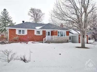 22 DONNA Street, Meadowlands - Crestview and Area, ON K2G 2V4