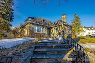 9 DOW'S LAKE Road, Dows Lake - Civic Hospital and Area, ON K1S 4L2