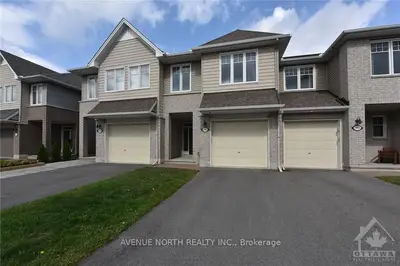 986 BUNCHBERRY Way, Blossom Park - Airport and Area, ON K1T 0L6