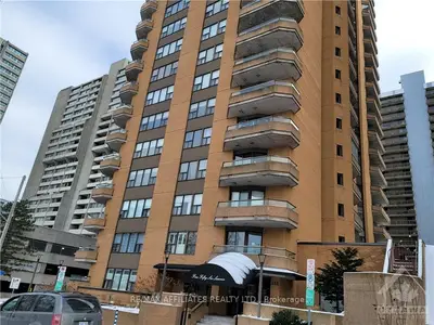556 Laurier Avenue W 901, Ottawa Centre, On K1r 7x2