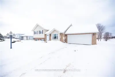 94 ATHENS Street, Laurentian Valley, ON K8B 1C1