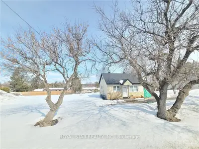 2026 CARP Road, Stittsville - Munster - Richmond, ON K0A 1L0