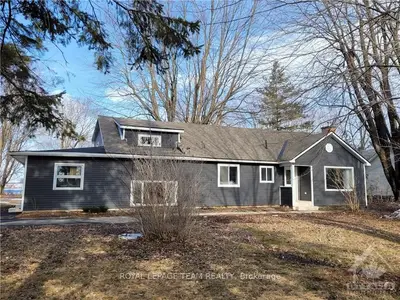 1517 COUNTY 31 Road, North Dundas, ON K0C 2K0