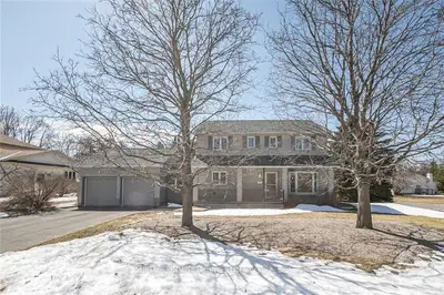 2 FOREST HEIGHTS Avenue, Stittsville - Munster - Richmond, ON K2S 0R4