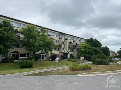 12 CORKSTOWN Road 202, Crystal Bay - Rocky Point - Bayshore, ON K2H 5B3