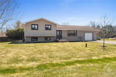 8094 DOWSER Street, Greely - Metcalfe - Osgoode - Vernon and Area, ON K0A 2P0