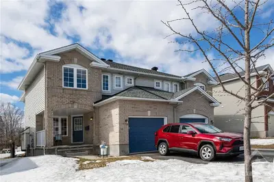 45 STEEL Street, Beacon Hill North - South and Area, ON K1J 8V4