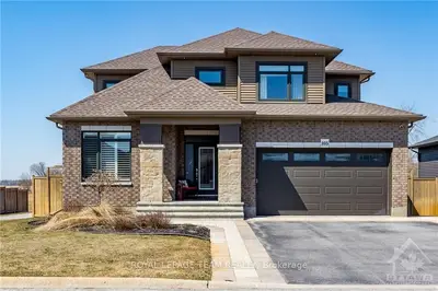 105 TALOS Circle, Stittsville - Munster - Richmond, ON K0A 2Z0