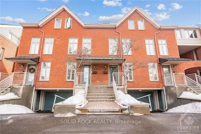 20 Charlevoix Street 27, Vanier And Kingsview Park, On K1l 8k5