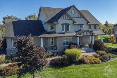 309 RIDGESIDE FARM Drive, Kanata, ON K2W 1H3