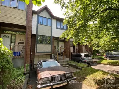 1246 JOHNSTON Road, Hunt Club - South Keys and Area, ON K1V 7J5
