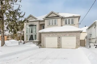 5B KEMP Drive, Blossom Park - Airport and Area, ON K1T 3W9
