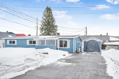 8250 County Rd 17 Road, Clarence-rockland, On K4k 1k7