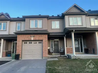 221 KIMPTON Drive, Stittsville - Munster - Richmond, ON K2S 2C2