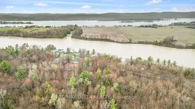 PT LT B CON 1 W Road, Alfred and Plantagenet, ON K0B 1L0