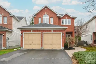 51 CRYSTAL PARK Crescent, Carlington - Central Park, ON K2C 4A3