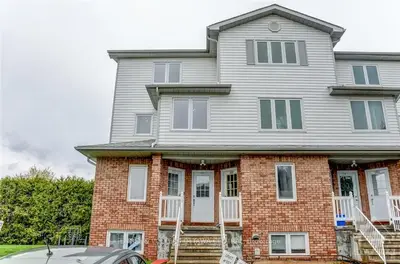 299 CASTOR Street 201, Russell, ON K4R 1E9