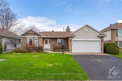 7 SPRINGWOOD Circle, Stittsville - Munster - Richmond, ON K2S 1E2