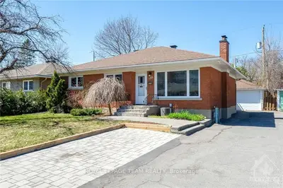 1755 GAGE Crescent, Belair Park - Copeland Park and Area, ON K2C 0Z8