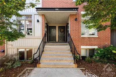 795 MONTREAL Road 10, Manor Park - Cardinal Glen and Area, ON K1K 0S9