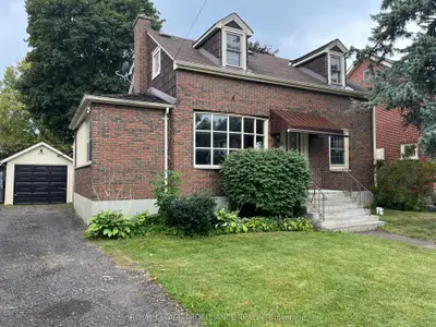 Detached in Belleville