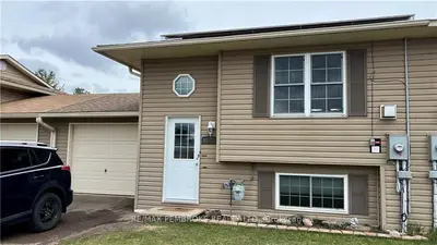 40 WILSON Road, Petawawa, ON K8H 3P5