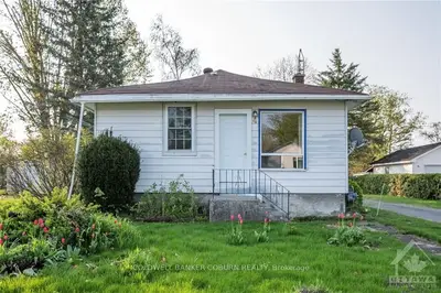 4 ADAM DIXON Avenue, South Stormont, ON K0C 1P0