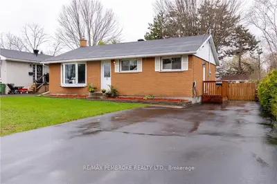 15 MARY Street, Petawawa, ON K8H 1R6