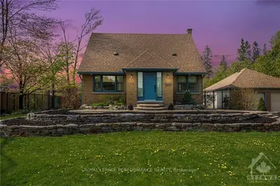 23 BROOKDALE Avenue, Country Place - Pineglen - Crestview and Area, ON K2E 6X1