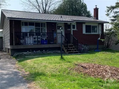 127 LARCH Crescent B, Orleans - Cumberland and Area, ON K1E 1A2