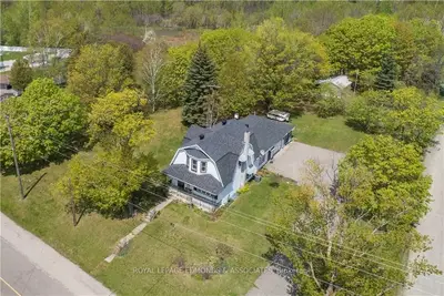 18 ROBERTSON Drive, Whitewater Region, ON K0J 1C0