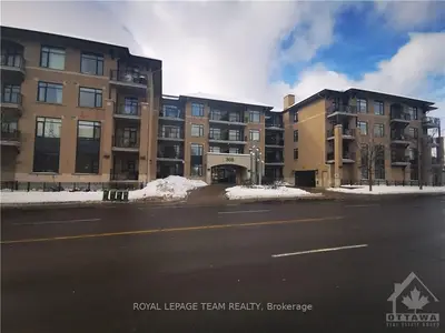 808 BRONSON Avenue 409, Dows Lake - Civic Hospital and Area, ON K1S 5A4