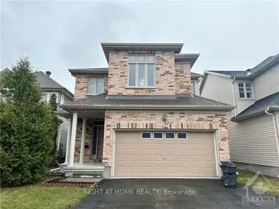 427 COOKS MILL Crescent, Blossom Park - Airport and Area, ON K1V 2M9