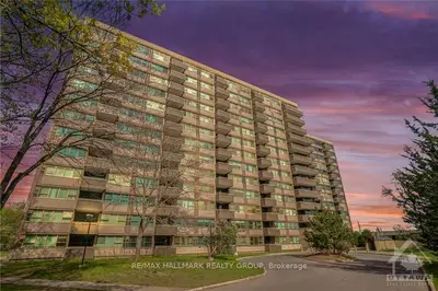 555 BRITTANY Drive 1208, Manor Park - Cardinal Glen and Area, ON K1K 4C5