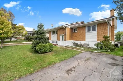 709 LUC Street, Vanier and Kingsview Park, ON K1K 3M5