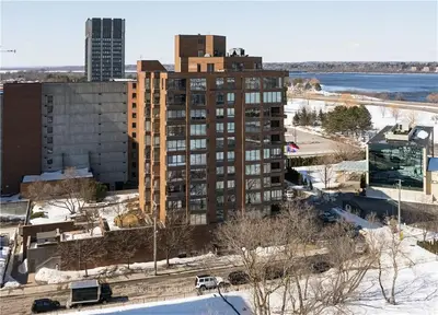 44 EMMERSON Avenue 1202, West Centre Town, ON K1Y 2L8