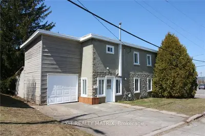 860 SINCLAIR Street, Hawkesbury, ON K6A 1C8