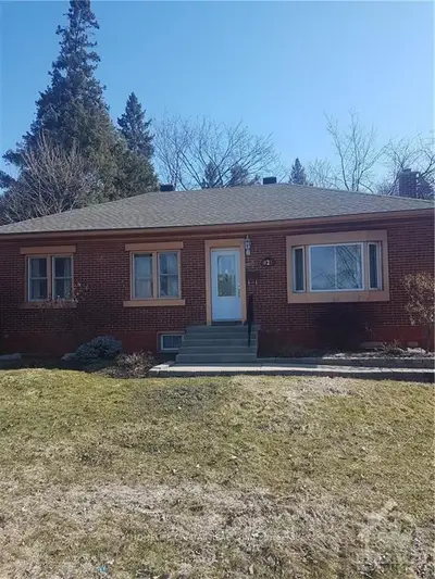 825 BLAIR Road, Beacon Hill North - South and Area, ON K1J 7M6