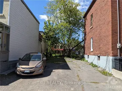125 ECCLES Street, West Centre Town, ON K1R 6S7