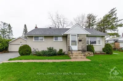 26 WESTWOOD Drive, Meadowlands - Crestview and Area, ON K2G 2W7