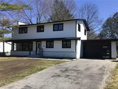 4 LONGWOOD Avenue, Bells Corners and South to Fallowfield, ON K2H 6G2