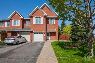2238 BROCKSTONE Crescent, Orleans - Cumberland and Area, ON K4A 4V5